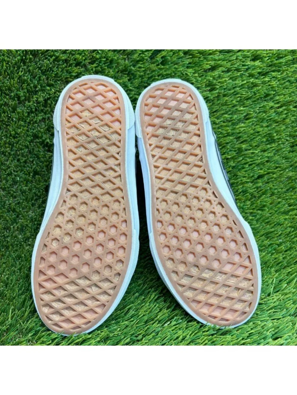 Vans Seldan Low Boys Size 3Y Black Gray Gum Athletic Skateboard Shoes Sneakers